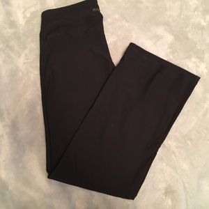 Size medium yoga pants
